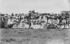 Waiting at Cundletown to go to Farquher Park for a picnic C. 1900